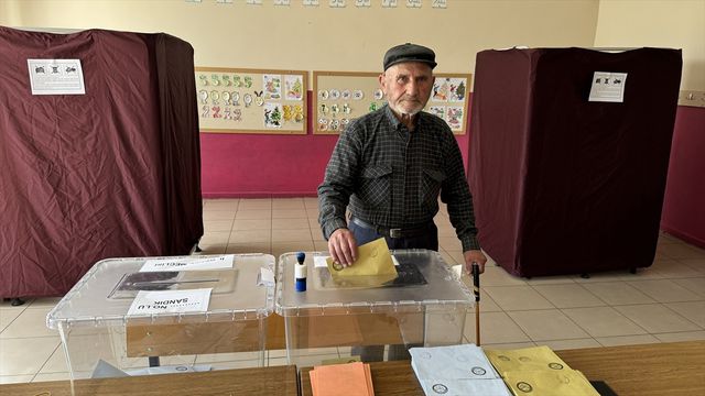 54 yıl önce herkes terk etti: Bu köyden sadece 1 oy çıkıyor 54 yıl önce herkes terk etti: Bu köyden sadece 1 oy çıkıyor