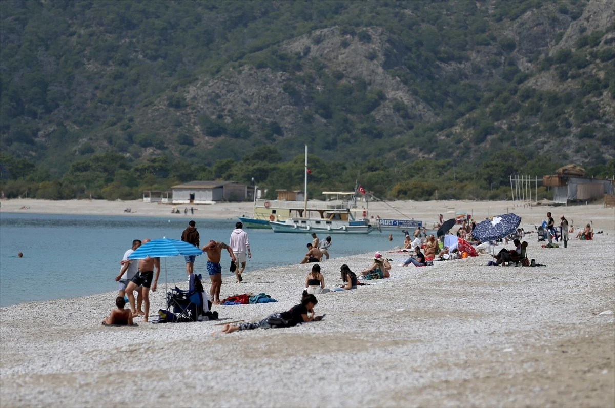 Muğla\'da Seçim Sonrası Sahiller Dolup Taştı