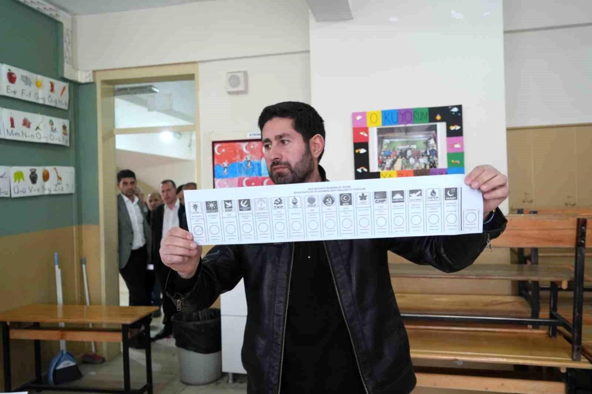 Muş\'ta Mahalli İdareler Genel Seçimi Oy Verme İşlemi Tamamlandı