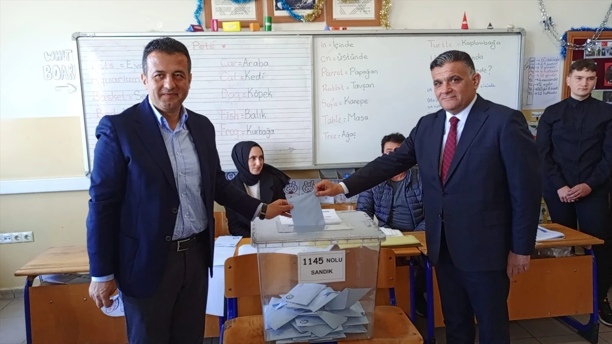 Cumhur İttifakı AK Parti Samsun Büyükşehir Belediye Başkan Adayı Halit Doğan Oy Kullandı