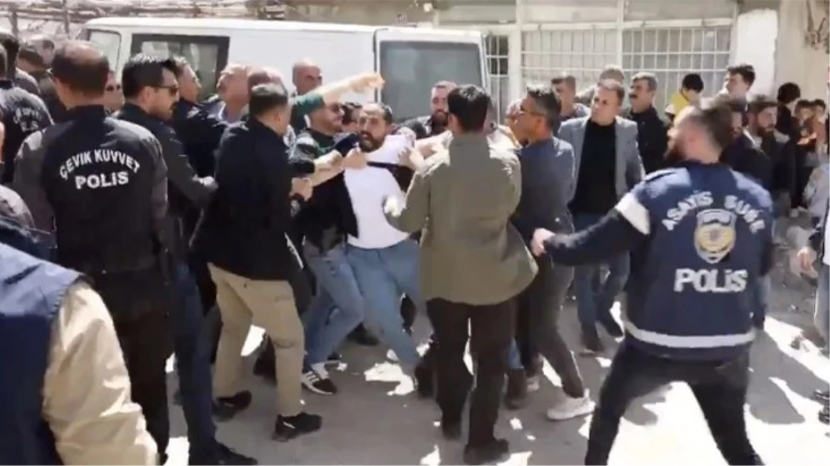 Şırnak\'ta gerginliği yatıştırmak isteyen polislere hakaret eden şüpheliler gözaltına alındı