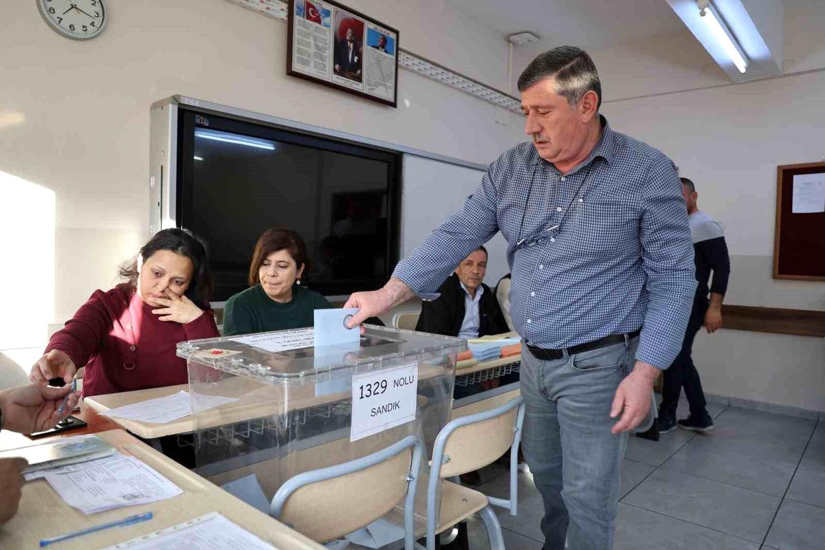 Sivas\'ta oy kullanma işlemi başladı