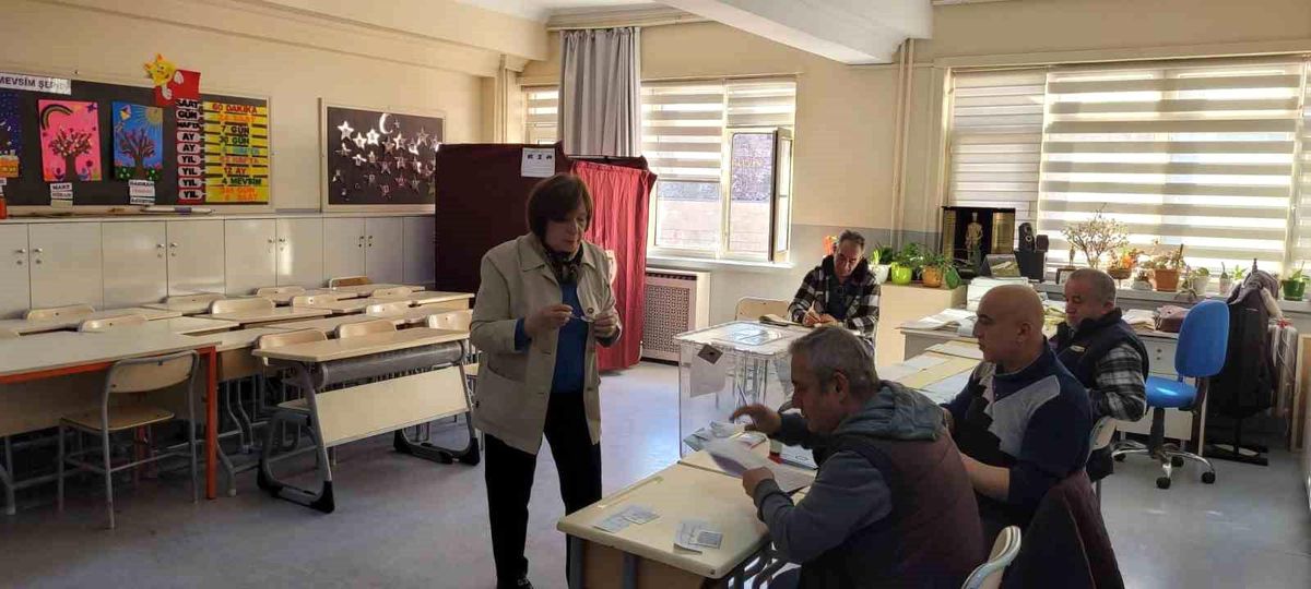 Türkiye\'de 31 Mart Mahalli İdareler Genel Seçimleri başladı