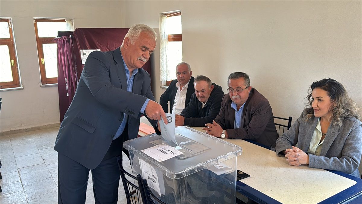 Yedi İlde Seçmenler Sandık Başına Gitti