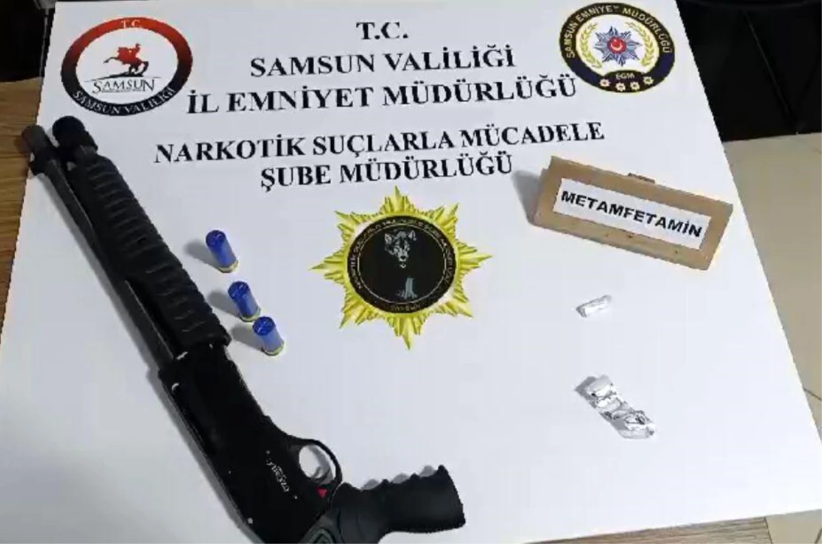 Samsun\'da narkotik polisinin takibi sonucu uyuşturucu ve silahla yakalanan 2 kişi gözaltına alındı