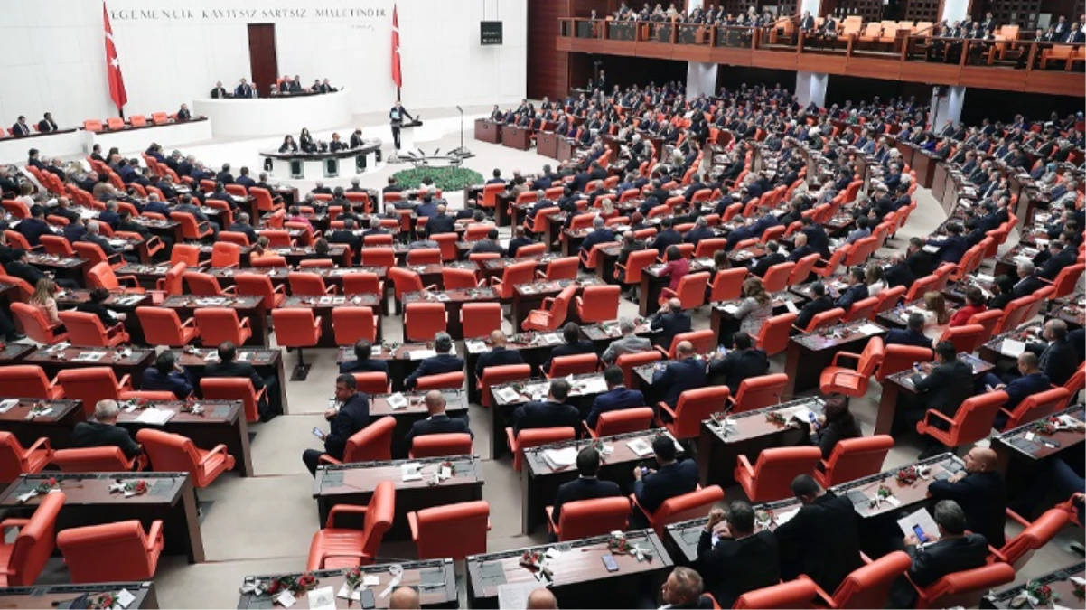 4 vekili belediye başkanı seçilen CHP\'nin Meclis\'teki sandalye sayısı 125\'e düşecek