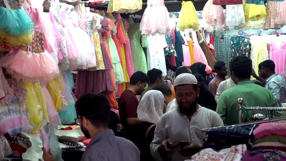 Bangladeş\'te Ramazan Bayramı Alışverişleri