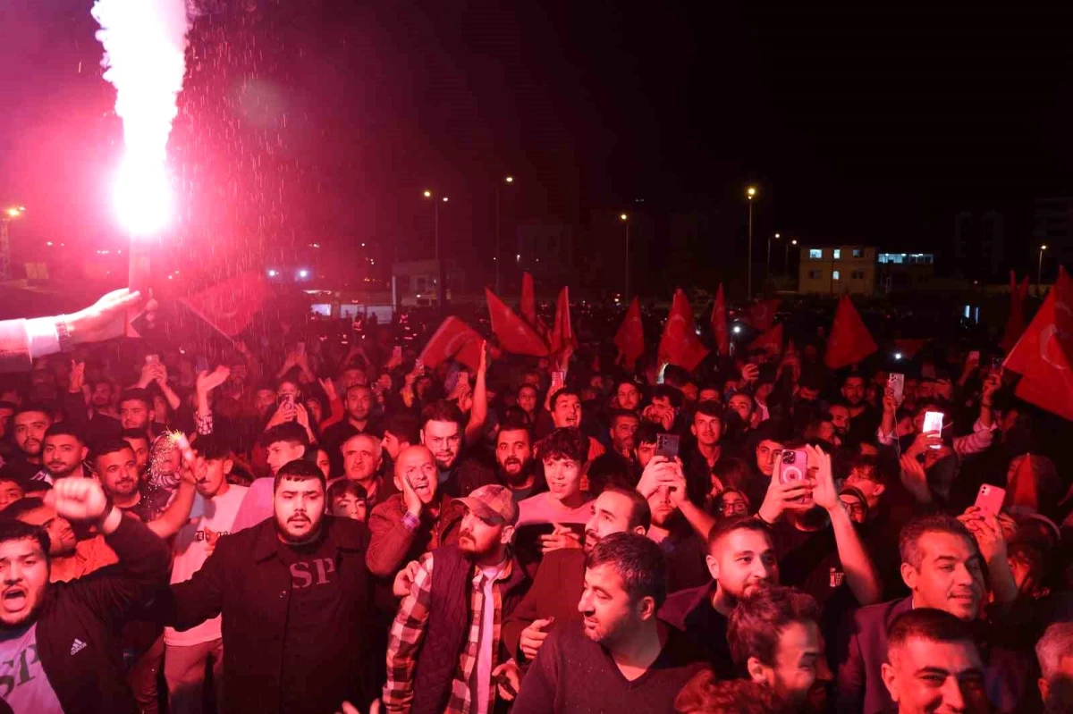 Cumhur İttifakı Hatay Büyükşehir Belediye Başkanı Mehmet Öntürk, Partililere Seslendi
