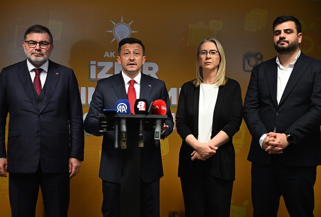 AK Partili Hamza Dağ, rakibi Cemil Tugay'ı arayarak tebrik etti AK Partili Hamza Dağ, rakibi Cemil Tugay'ı arayarak tebrik etti