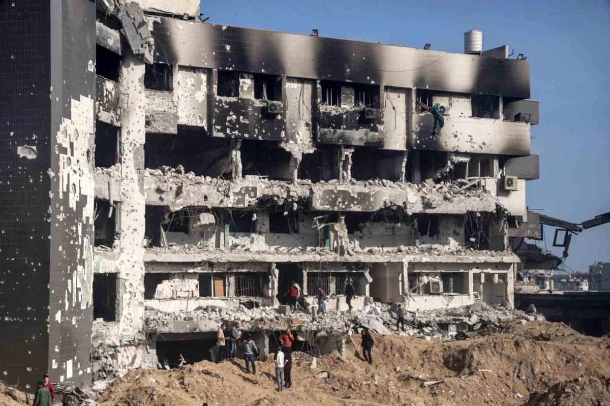 Gazze\'deki hastaneler dolu, Sağlık Bakanlığı boşaltma çağrısı yapıyor