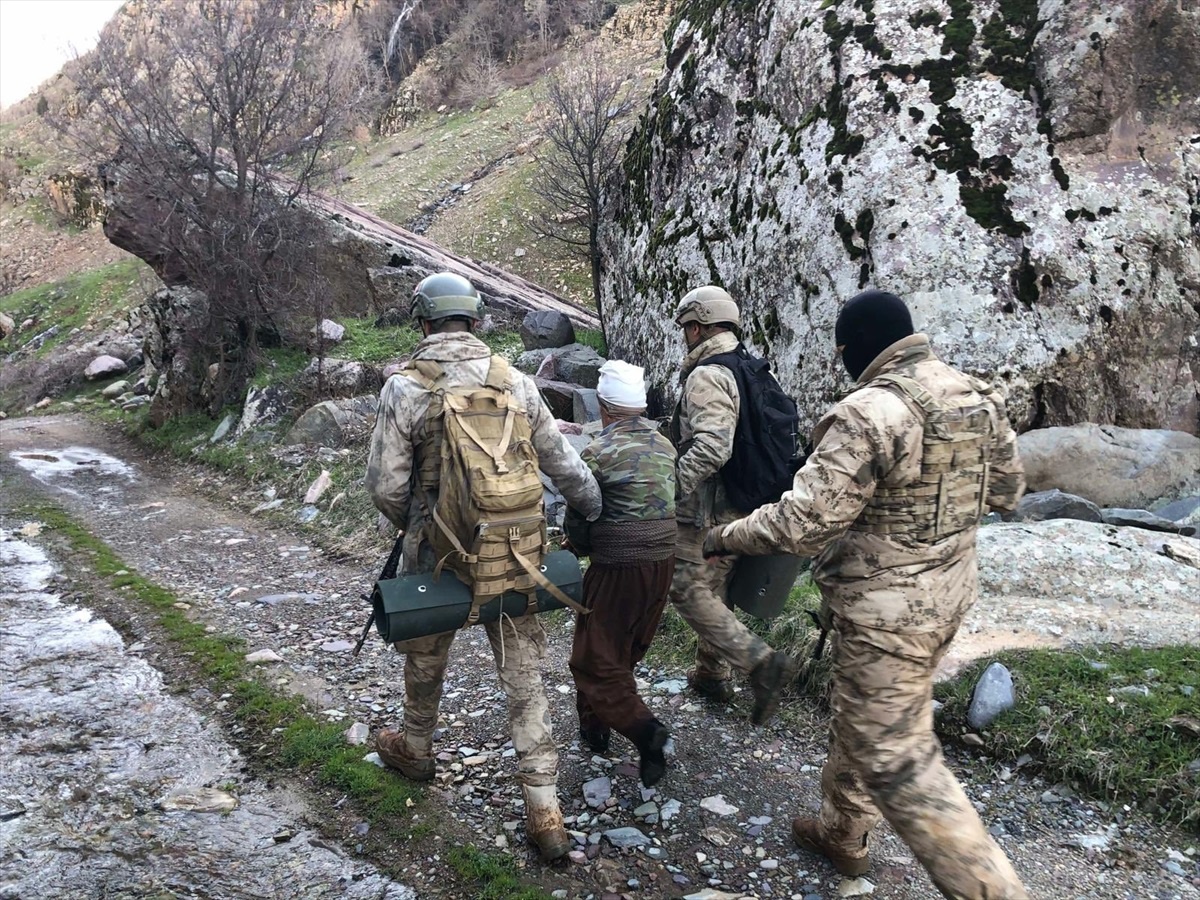 Hakkari\'de 15 yıldır aranan hükümlü yakalandı
