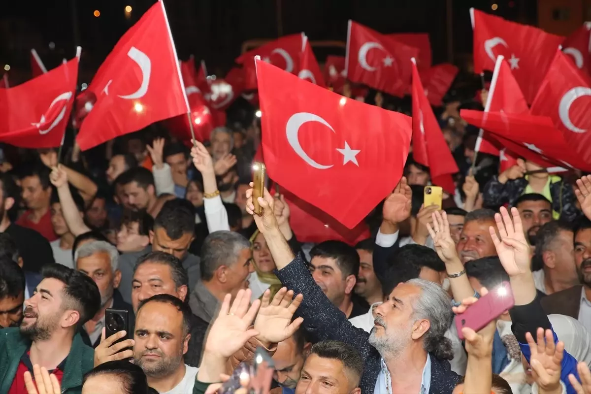 Hatay Büyükşehir Belediye Başkanlığını kazanan Mehmet Öntürk teşekkür etti