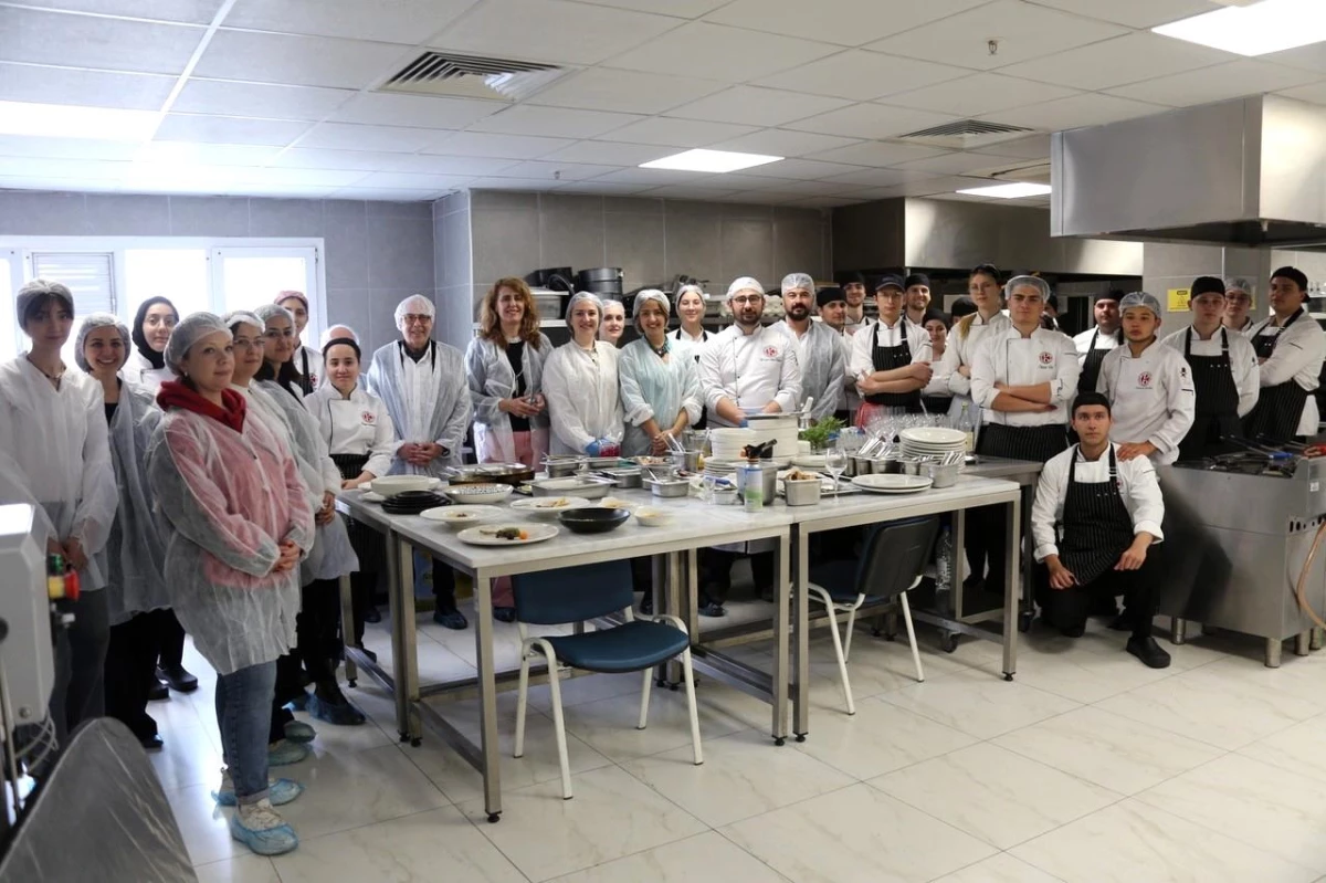 İzmir\'de Mutfak Sanatları ve Tasarım Sempozyumu Gerçekleştirildi