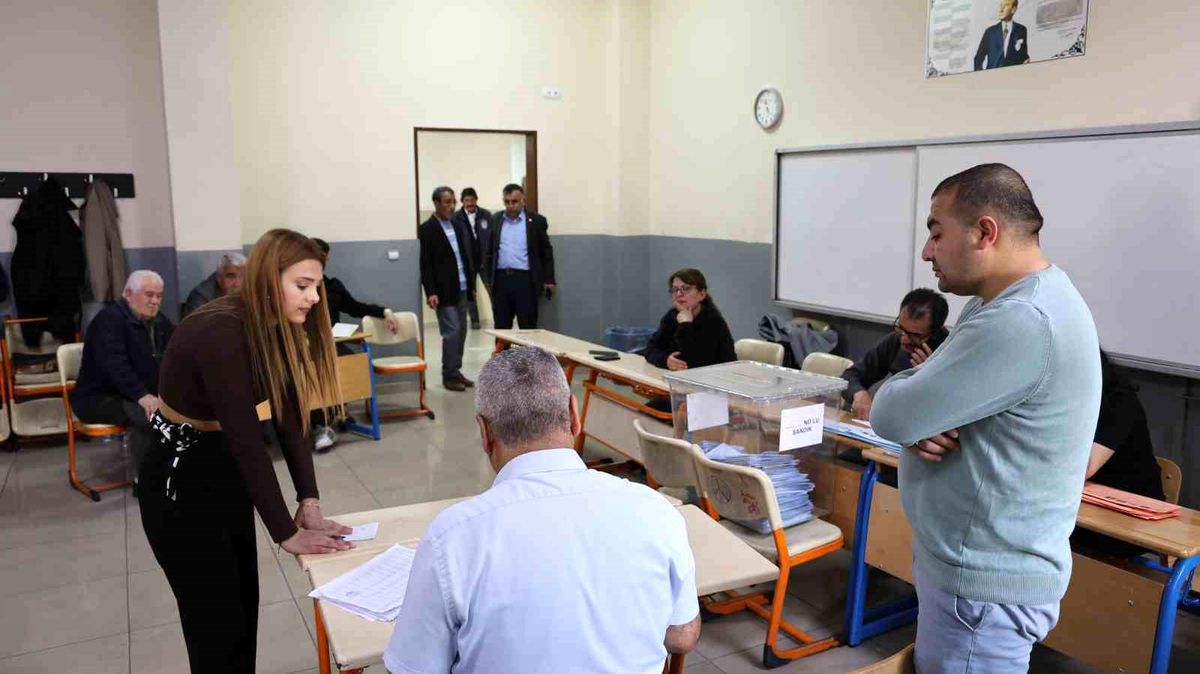 Kırşehir\'de CHP İkinci Kez Belediye Başkanı Seçildi
