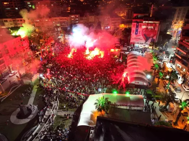 AK Parti'nin İzmir'de kazandığı tek ilçe olan Menemen'de coşkulu kutlama