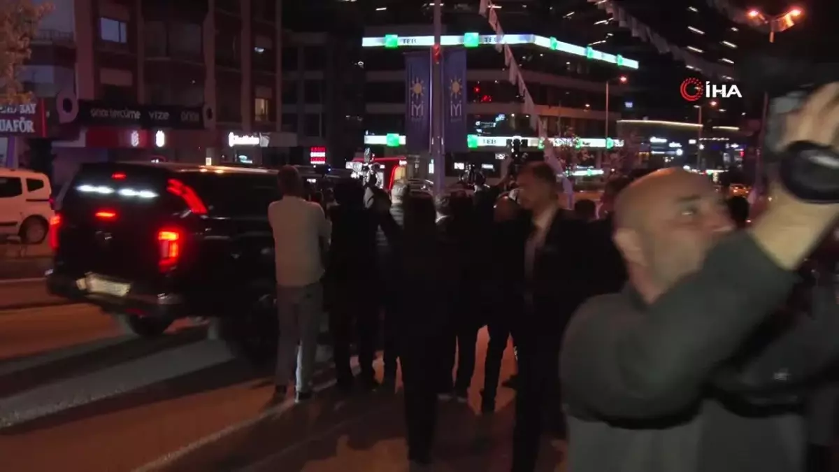 Meral Akşener, seçim sonuçlarını takip ettiği parti genel merkezinden ayrıldı