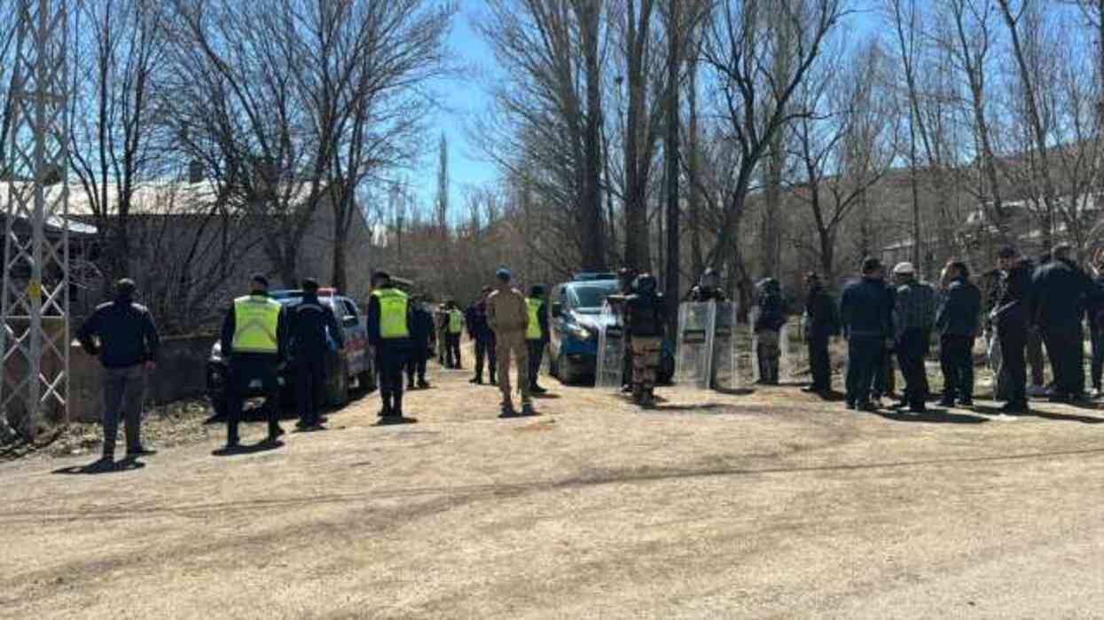 Muhtarlık seçimlerinde çıkan kavgalarda 6 kişi hayatını kaybetti Muhtarlık seçimlerinde çıkan kavgalarda 6 kişi hayatını kaybetti