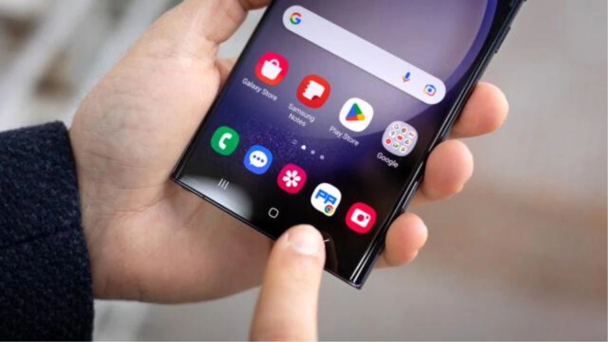 Samsung, yeni One UI güncellemesi ile OLED ekran koruması sunuyor