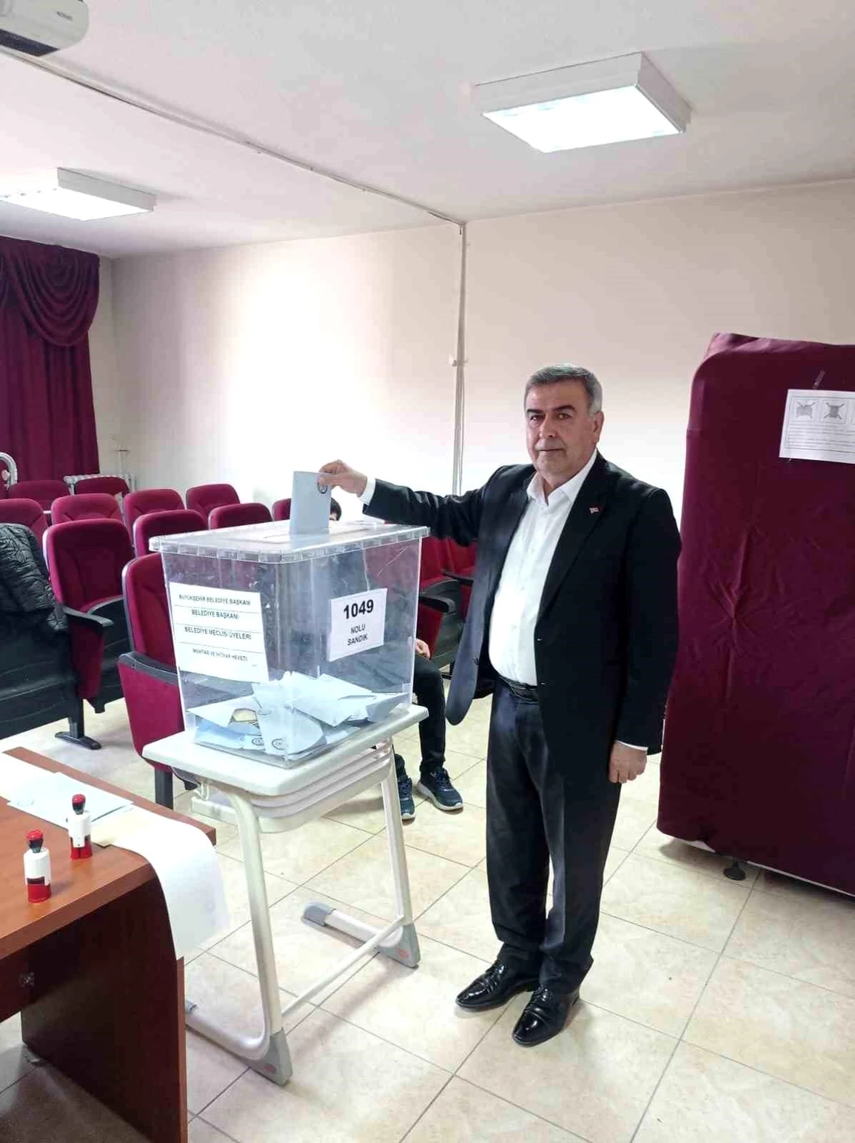 Sarız\'da CHP Adayı Ömer Faruk Eroğlu Seçimi Önde Bitirdi