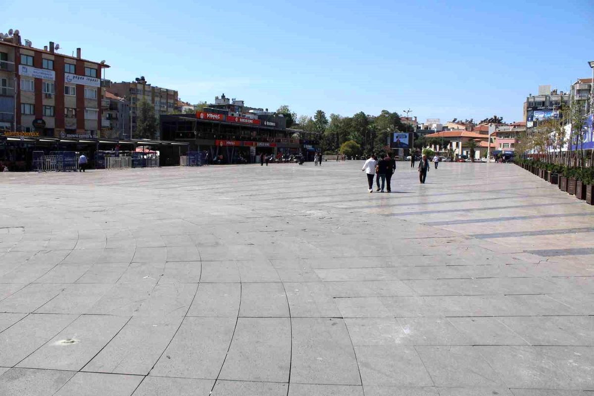 Aydın\'da Seçim Maratonu Sonrası Sokaklar Normale Döndü
