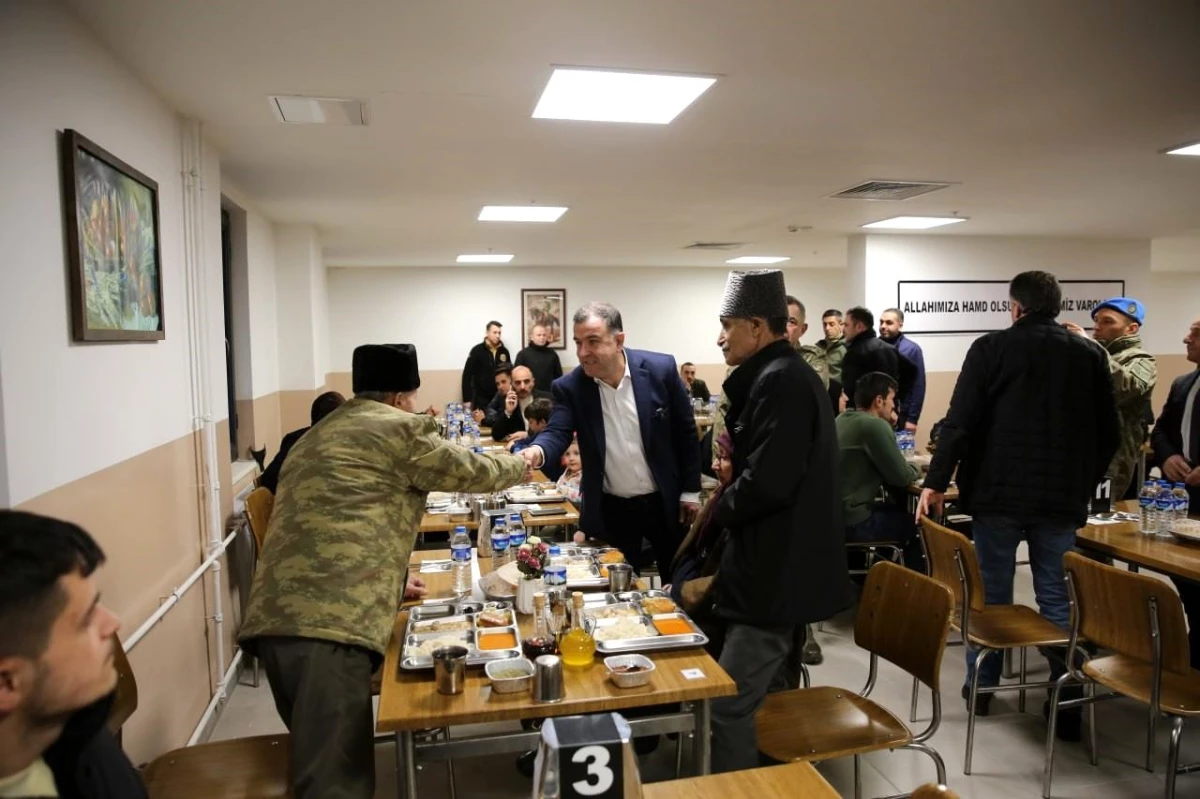 Bayburt Garnizon Komutanlığı Şehit ve Gazi Aileleri Onuruna İftar Yemeği Düzenledi