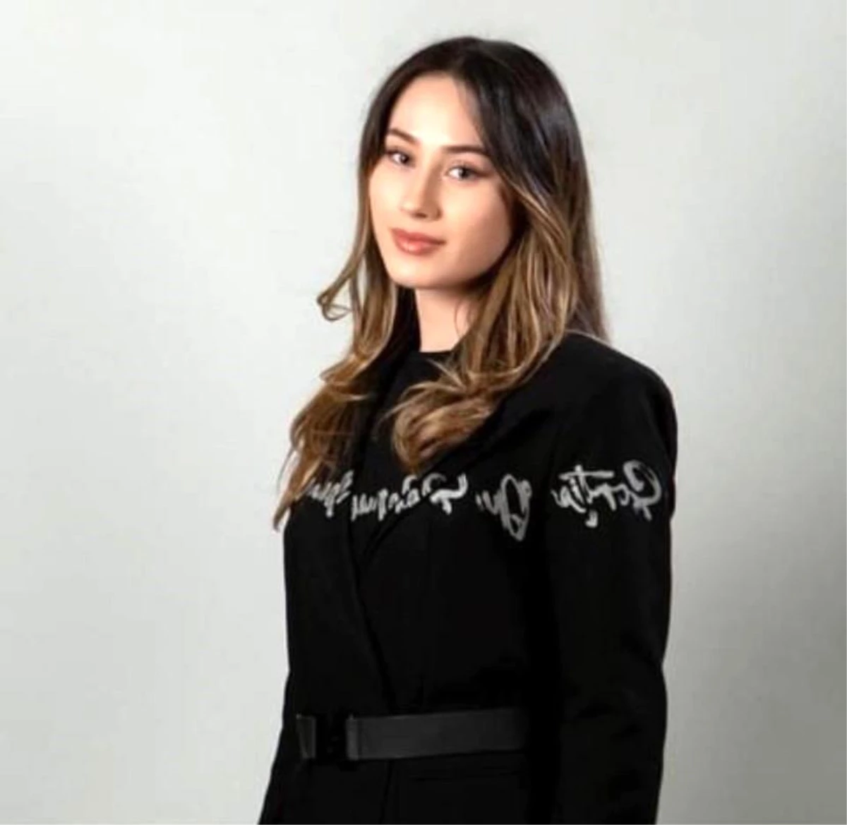 Çanakkale\'nin Yenice ilçesinde Zeynep Çelik, Türkiye\'nin en genç kadın Belediye Başkanı oldu