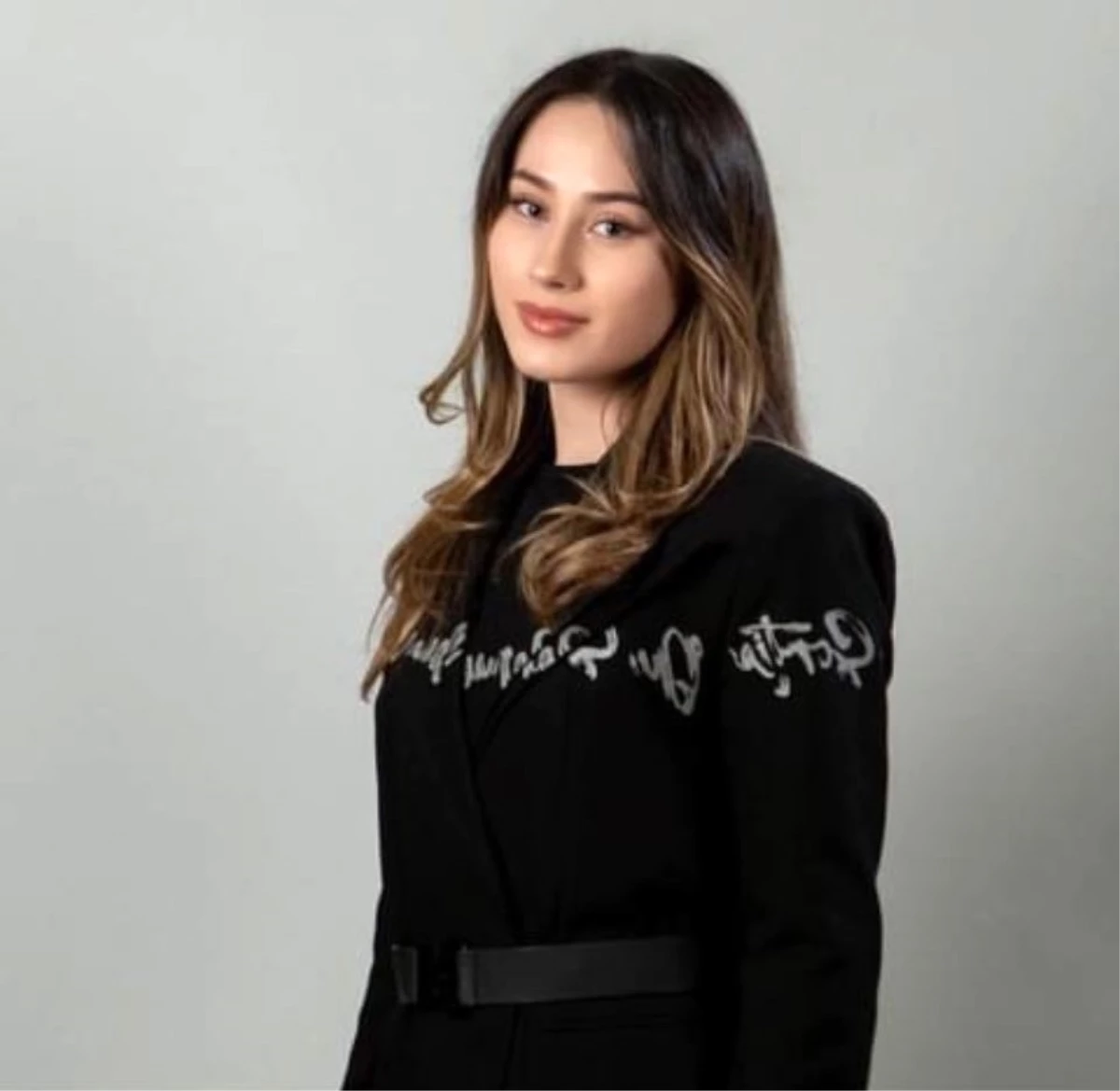 Çanakkale\'nin Yenice ilçesinde Zeynep Çelik Türkiye\'nin en genç kadın Belediye Başkanı oldu