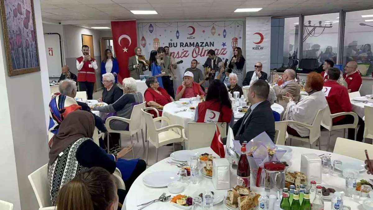 Dünyaca ünlü İtalyan şef Danilo Zanna, Düzce\'de huzurevi sakinleri ile iftarda buluştu