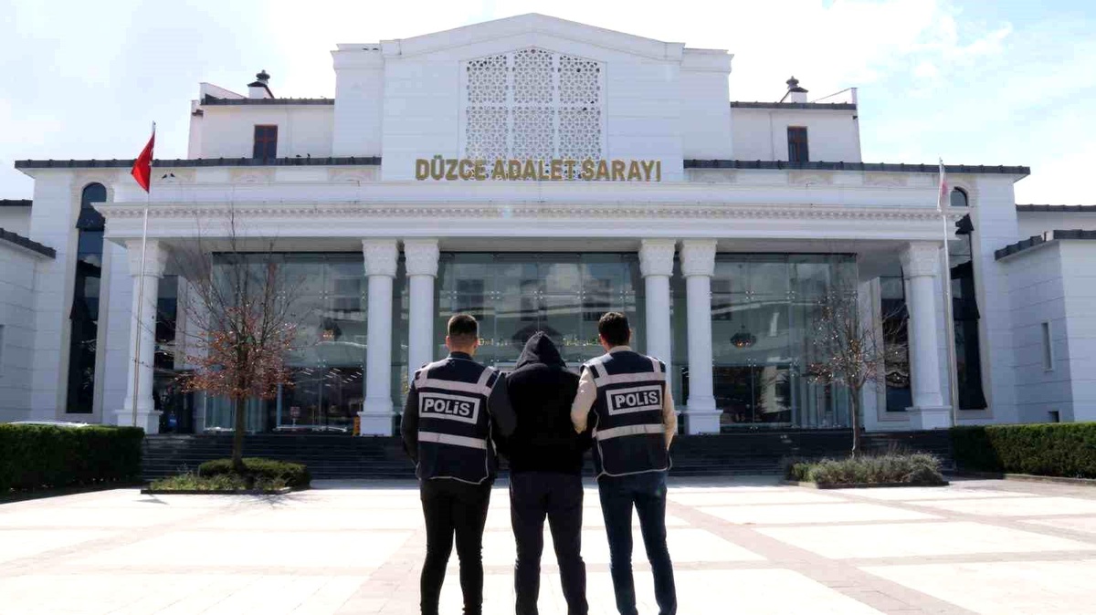 Düzce\'de Aranan Şahıs Yakalandı ve Cezaevine Gönderildi