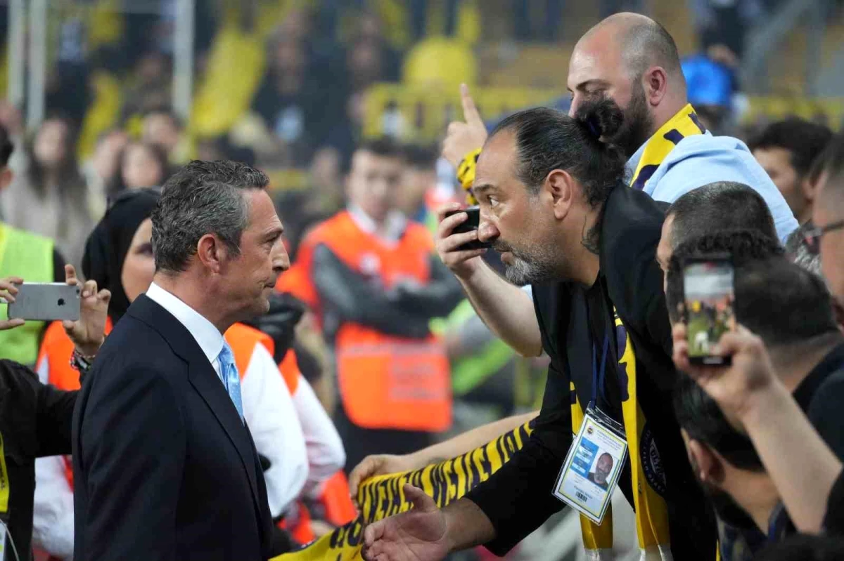 Fenerbahçe Başkanı Ali Koç, Olağanüstü Genel Kurul Toplantısı\'nda konuştu
