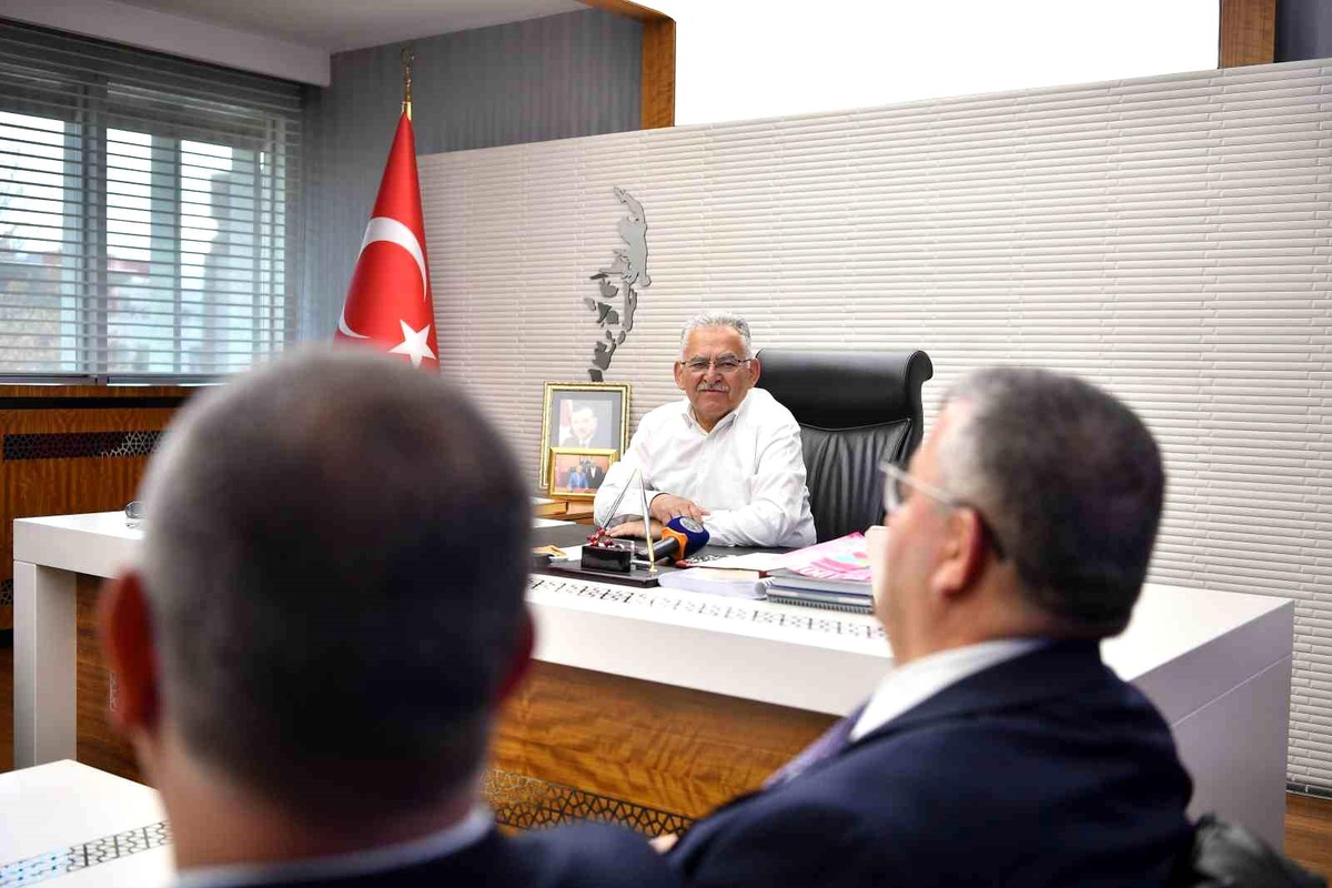 Kayseri Büyükşehir Belediye Başkanı Dr. Memduh Büyükkılıç, yeni dönemde yapılacak projeleri açıkladı