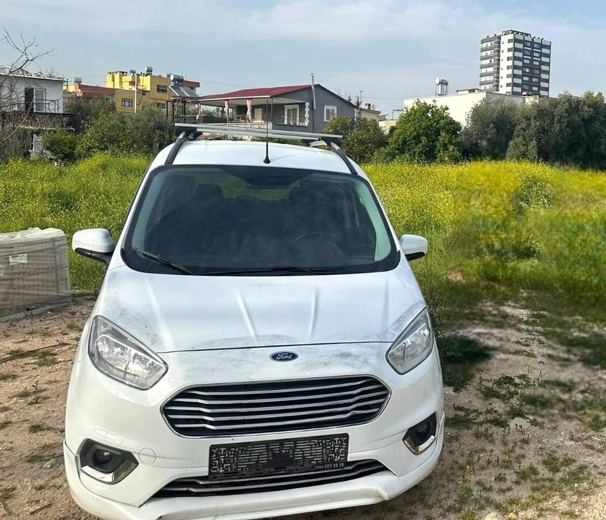 Mersin\'de Aracı Bıçak Zoruyla Gasp Eden Şüpheli Yakalandı