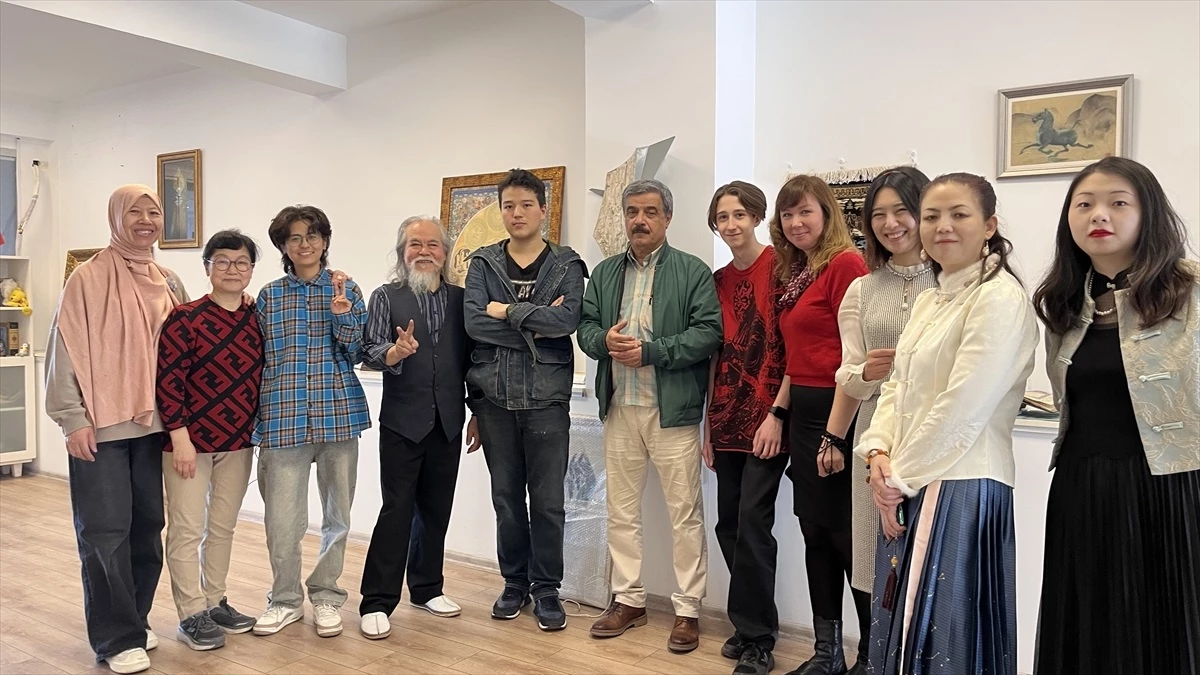 Çin İslam Minyatür Okulu\'nun Beyoğlu\'ndaki Sanat Atölyesi Sergiyle Açıldı
