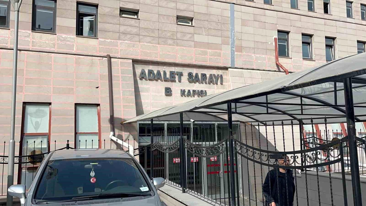 Eskişehir\'de FETÖ/PDY üyesi 4 şüpheli adliyeye sevk edildi
