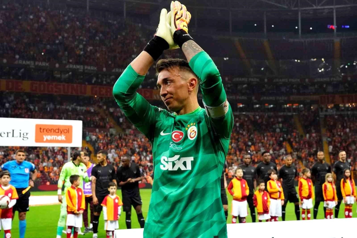 Muslera, Galatasaray ile 500. resmi maçına çıktı