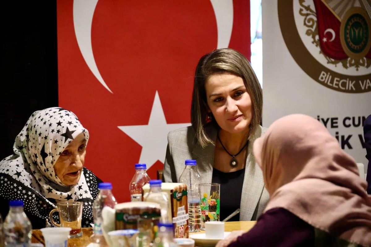 Bilecik Valisi Şefik Aygöl Huzurevi Sakinleriyle İftar Yemeğinde Buluştu