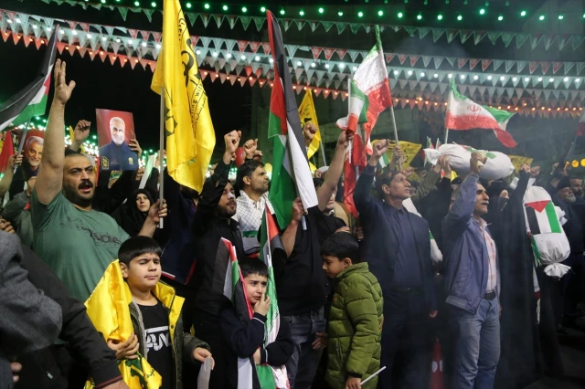 İran Konsolosluğu'na Saldırı Sonrası Tahran'da İsrail Karşıtı Gösteri