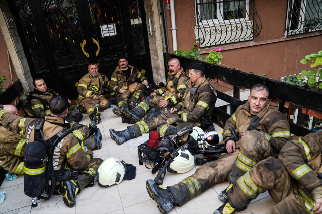 İstanbul'da tadilat yapılan gece kulübünde yangın: 29 kişi öldü, 1 kişi yaralandı