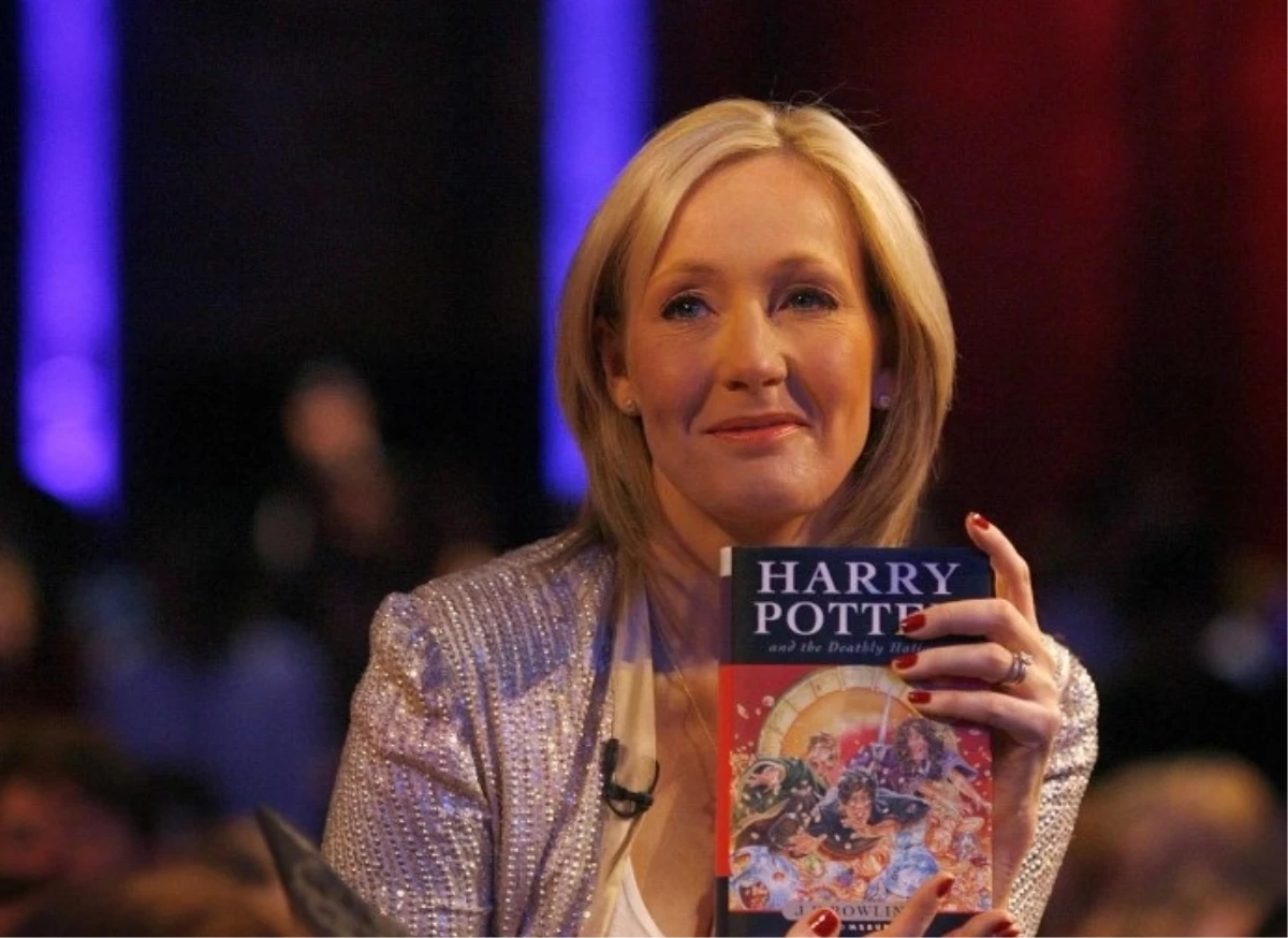 JK Rowling, İskoçya\'nın yeni nefret suçu yasasını eleştirdi