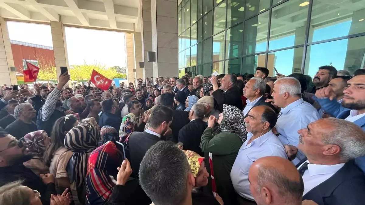 CHP\'den Kilis Belediye Başkanı Seçilen Hakan Bilecen Göreve Başladı