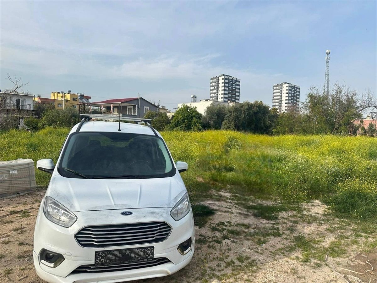 Mersin\'de bıçakla tehdit edilen kişinin aracını gasbeden şüpheli yakalandı