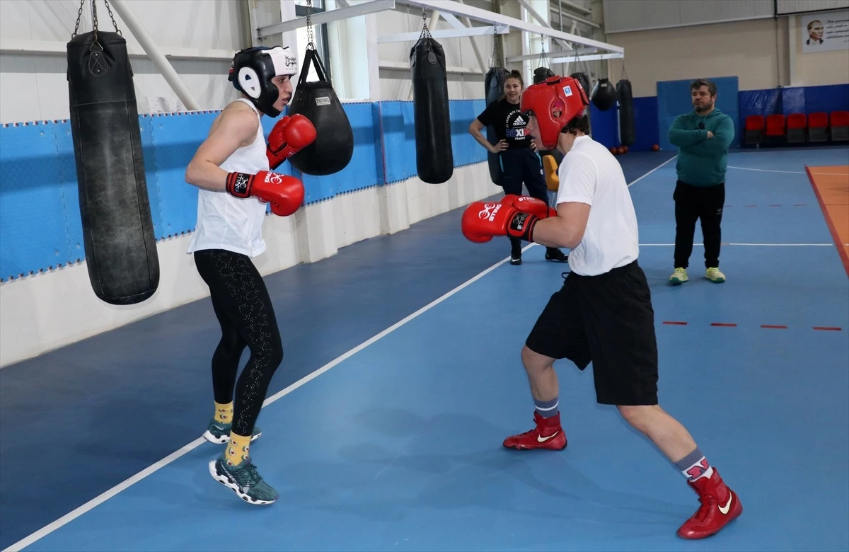 Milli boksör Gizem Özer, Avrupa Şampiyonası\'nda altın madalya hedefliyor