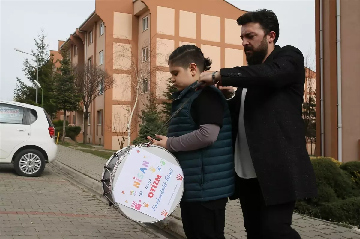 Otizmli Ahmet Kaan hayatın ritmini öğretmeniyle yakaladı