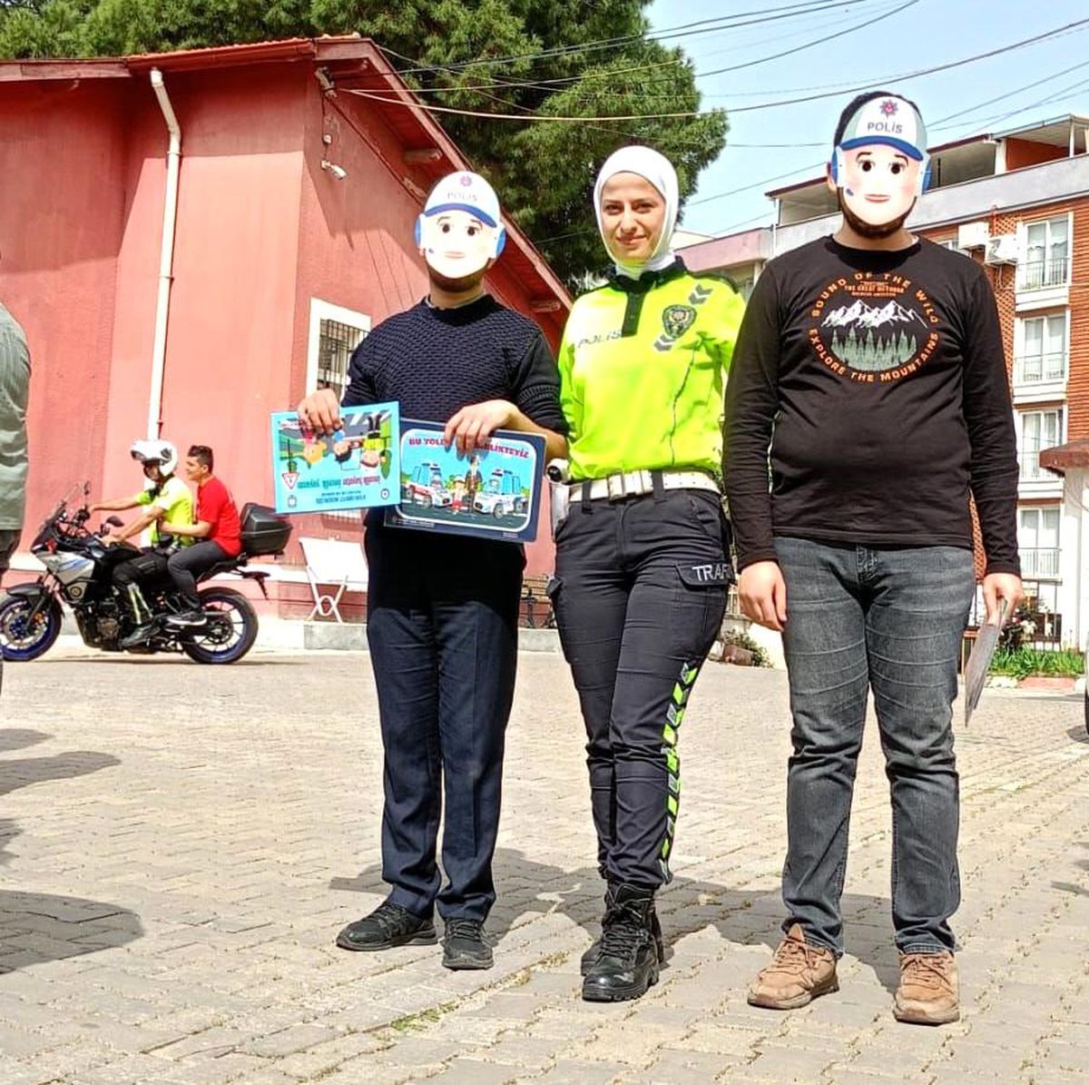 Otizmli öğrenciler trafik kurallarını eğlenerek öğrendi