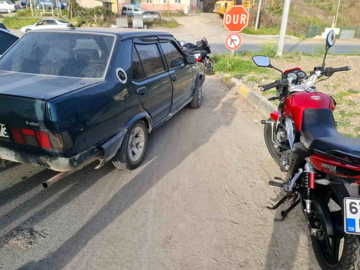 Zonguldak\'ın Ereğli ilçesinde motosiklet ile Tofaş aracının çarpıştığı kazada 1 kişi yaralandı