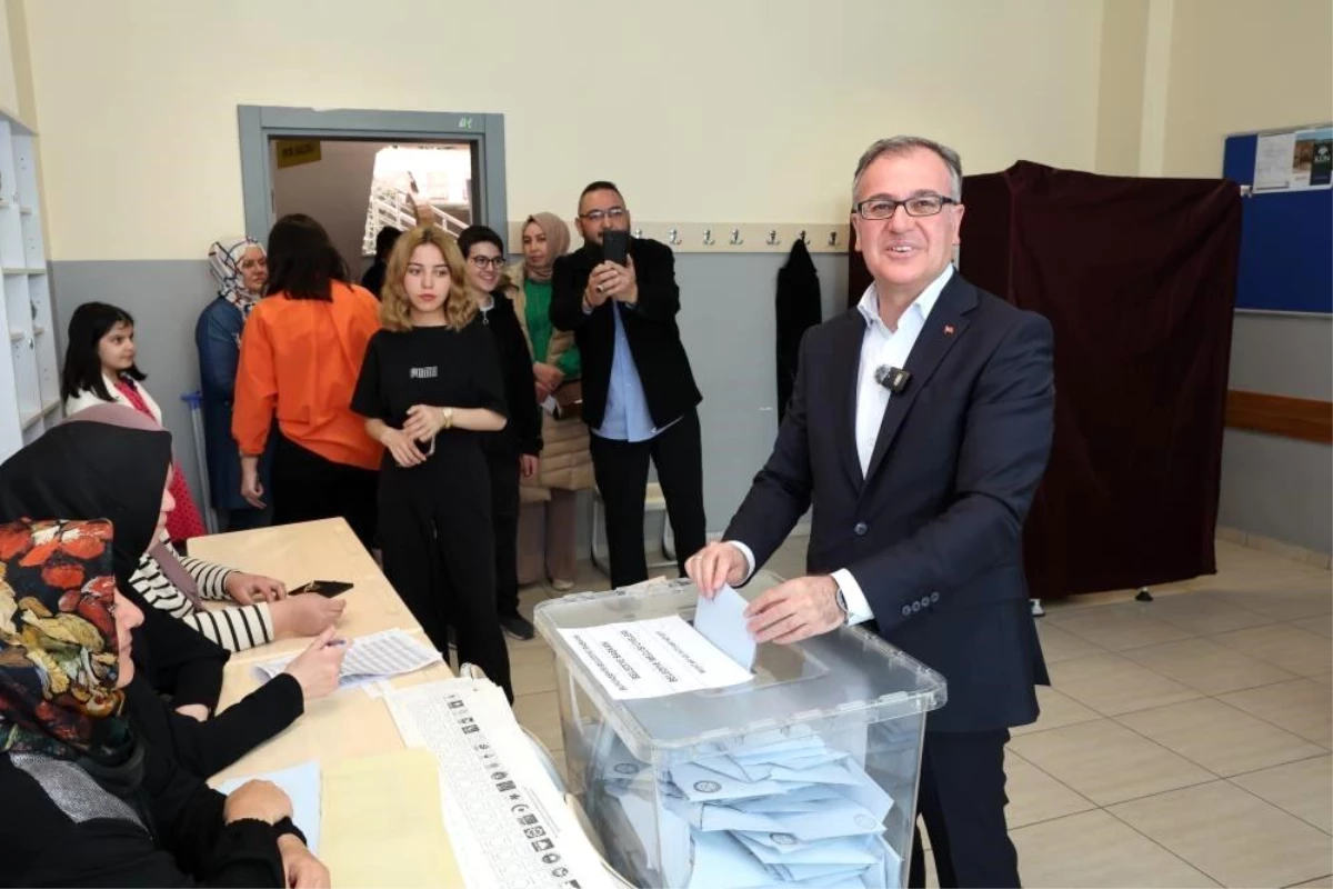 Hacılar Belediye Başkanı Bilal Özdoğan yeniden seçildi