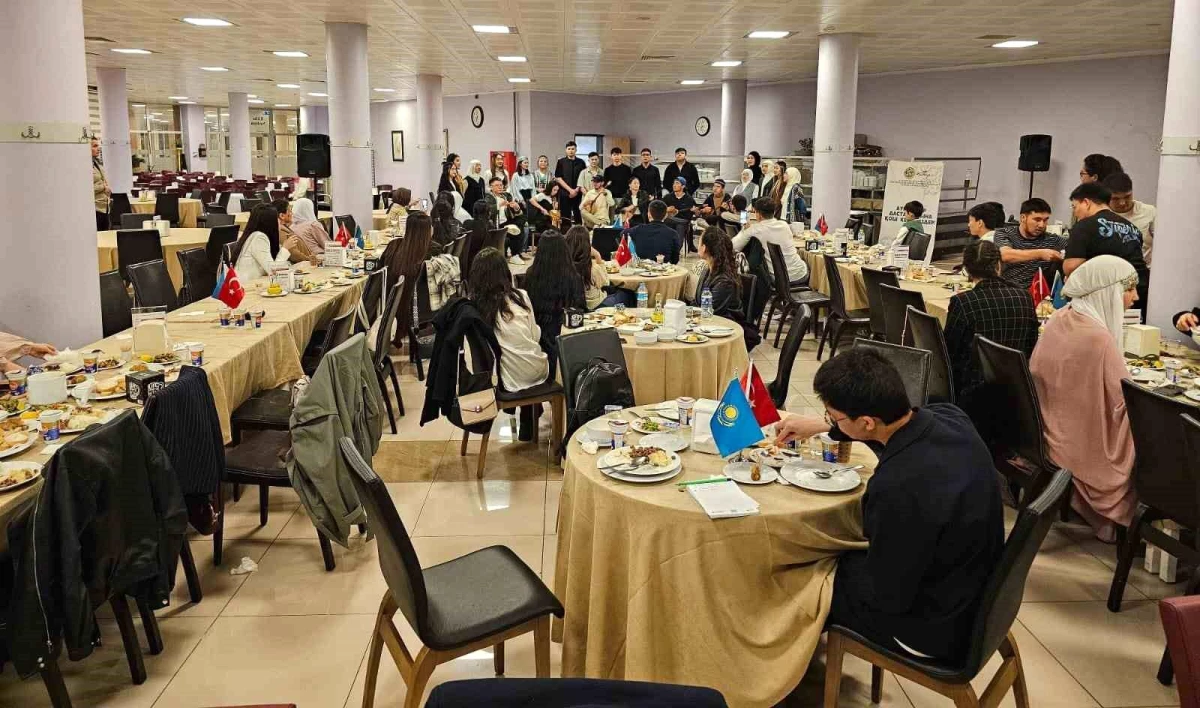 Karabük Üniversitesi Rektörü, Kazakistanlı öğrencilerle iftar yemeğinde buluştu