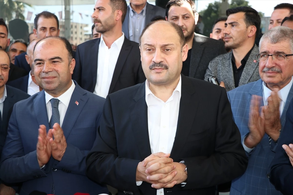 Şanlıurfa Büyükşehir Belediye Başkanı Mehmet Kasım Gülpınar tebrikleri kabul etti