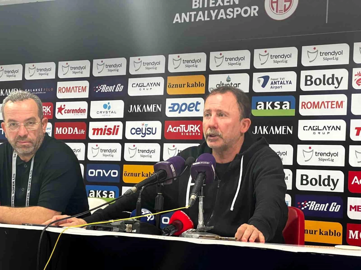 Antalyaspor Teknik Direktörü Sergen Yalçın: Beklediğimiz oyunun çok gerisindeydik