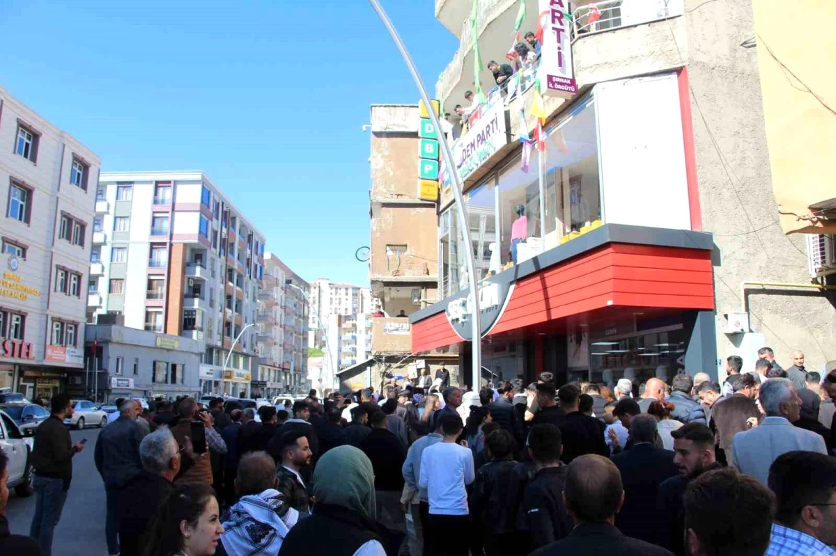 Şırnak\'ta DEM Partili gruba güvenlik güçleri müdahale etti, 11 kişi gözaltına alındı
